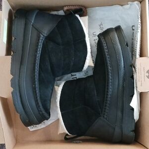 Manitobah Puffer Boot